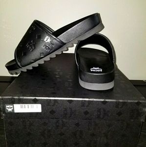 MCM mens slides size 10.5-11